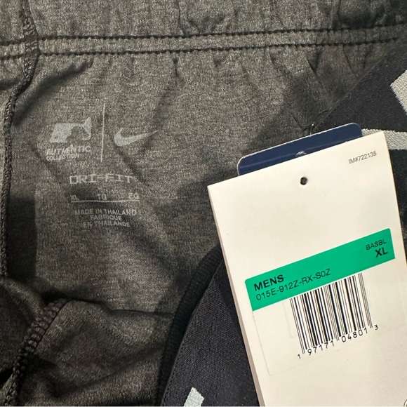 Chicago White Sox Authentic Collection Practice
Men's Nike Dri-FIT MLB Shorts - Picture 6 of 9